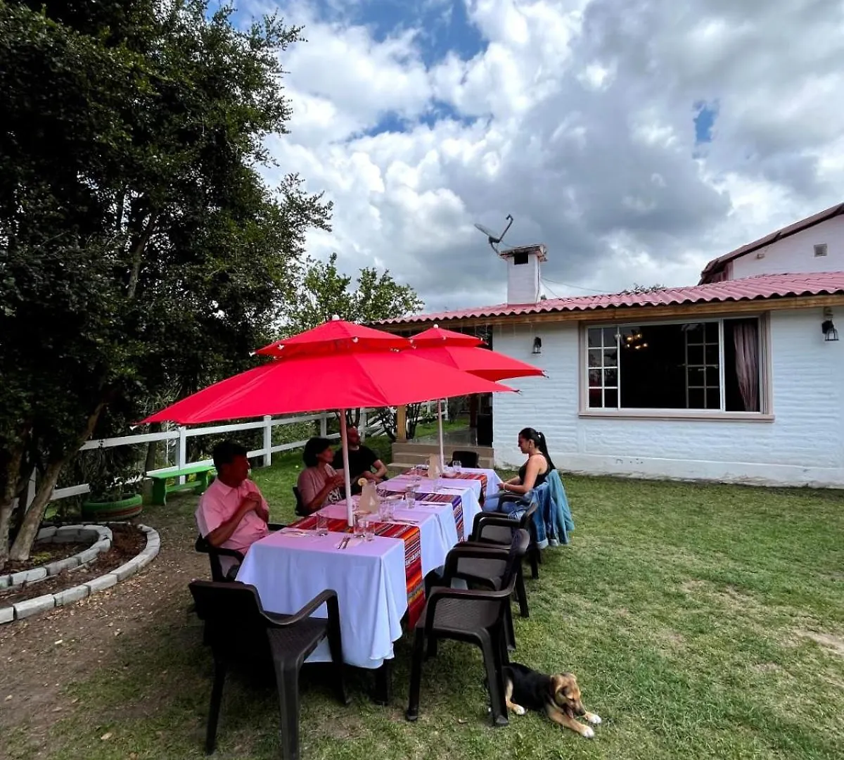 Villa Casa Rustica Con Vista Increible Y Aire Fresco Quito